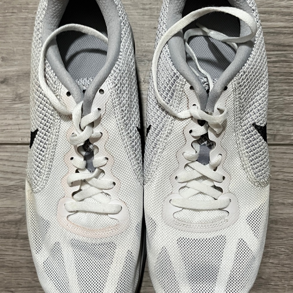 Nike Revolution 3 Sneakers